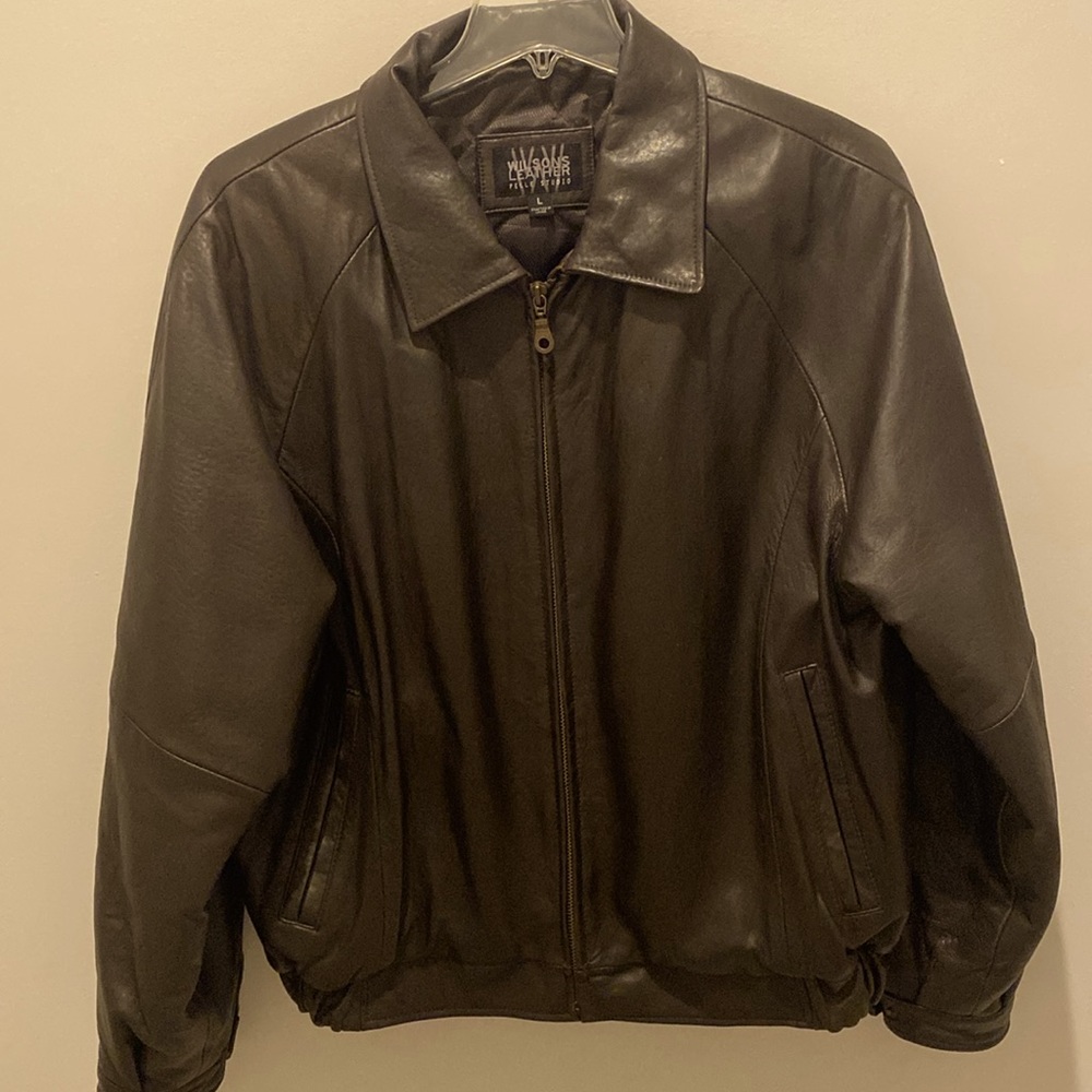 Beautiful oversized bomber leather jacket in rich brown